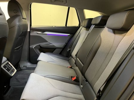 2025 Skoda Enyaq Edition IV 85 - Reversing Camera - Sat Nav - Climate Control - Heated Seats - Keyless Start - Apple CarPlay/Android Auto €39,950 thumbnail