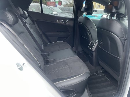 2024 Kia Sportage GT Line thumbnail