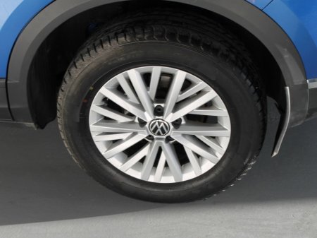 2021 Volkswagen T-Roc Design 2.0 TDI M6F 115HP 5DR €24,999 thumbnail