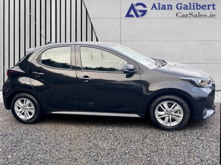 2023 Toyota Yaris 1.5 HYBRID LUNA AUTO €81 PW €16,995 thumbnail
