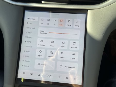 2025 MG MG IM6 LONG RANGE thumbnail