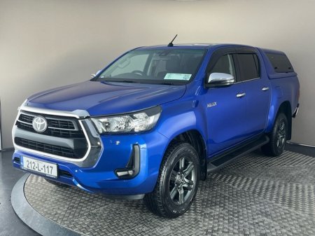2021 Toyota Hilux 2.4 DOUBLE CAB SR5 €39,950 thumbnail