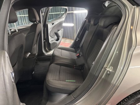 2017 Vauxhall Astra - thumbnail 15