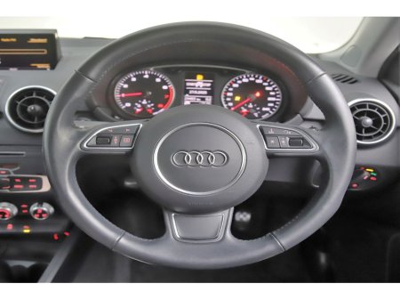 2016 Audi A1 1.0TFSI 95BHP S-TRONIC *LOW MILEAGE*PARK SENSORS* thumbnail