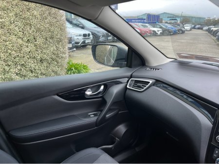 2016 Nissan Qashqai - thumbnail 13