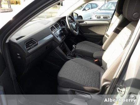 2024 Volkswagen Tiguan - thumbnail 8