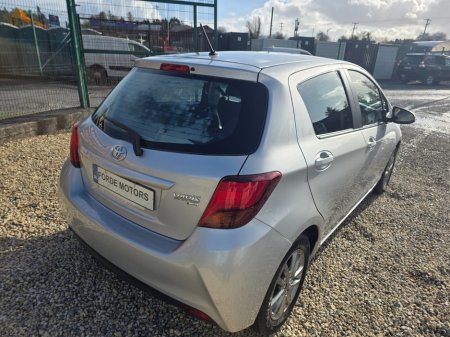 2016 Toyota Yaris 1.0 VVT-i 3Dr Luna €7,500