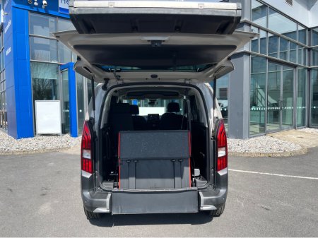 2022 Peugeot Rifter Wheelchair Accessible SWB Manual €22,995 thumbnail