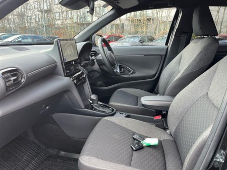 2024 Toyota Yaris Cross - thumbnail 6