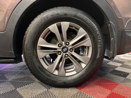 2014 Hyundai Santa Fe - thumbnail 24
