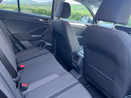 2023 Volkswagen T-Roc 2.0 TDI 116HP Life €28,950 thumbnail