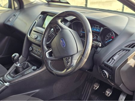 2017 Ford Focus Ford Focus 1.5 TDCi 120PS ST-Line Powershift €10,950 thumbnail