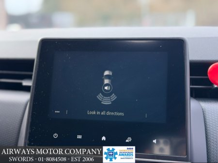 2021 Renault Clio ICONIC 1.0T MANUAL - LOW KMS €14,995 thumbnail