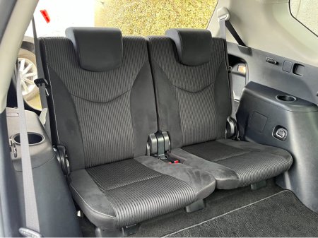 2016 Toyota Prius+ - thumbnail 10