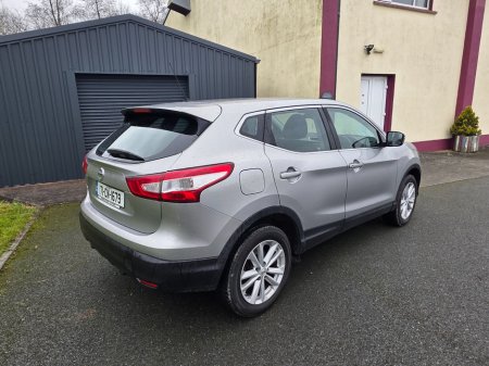 2017 Nissan Qashqai 1.5 DSL XE €8,995 thumbnail