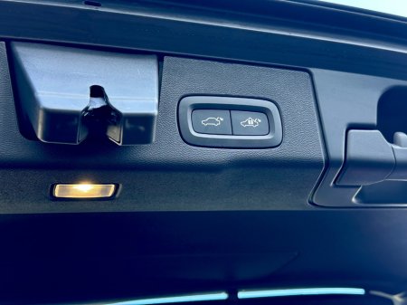 2025 Volvo XC60 - thumbnail 18