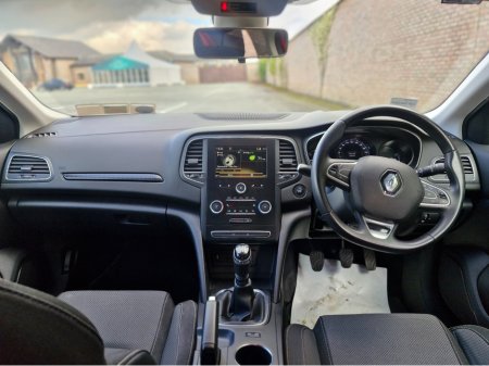 2019 Renault Megane - thumbnail 16