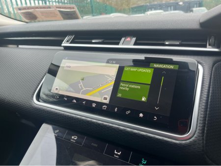 2018 Land Rover Range Rover Velar VELAR TD4 5DR AUTO HIGH SPEC FULL LR HISTORY!! €27,995 thumbnail