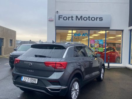 2021 Volkswagen T-Roc Design 1.0 TSI M6F 110HP 5DR €22,995 thumbnail