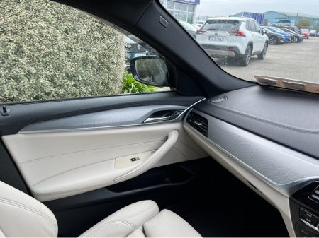 2018 BMW 5 Series - thumbnail 15