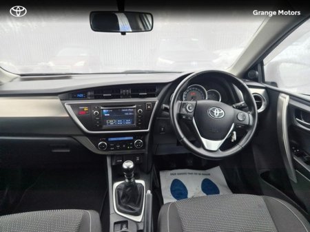 2014 Toyota Auris - thumbnail 9
