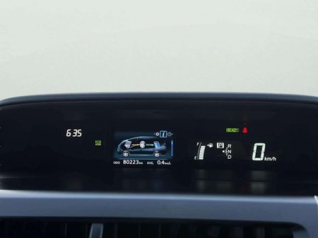 2017 Toyota Prius - thumbnail 35