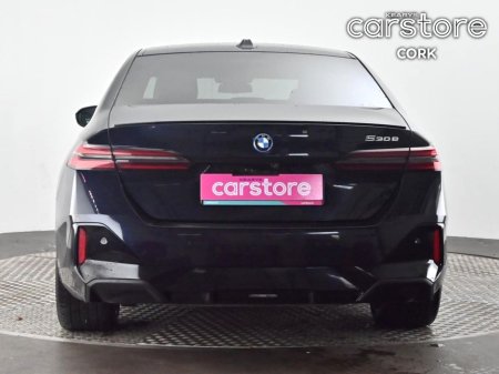 2024 BMW 5 Series - view 4