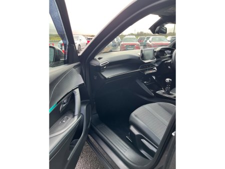 2023 Peugeot 2008 - thumbnail 8