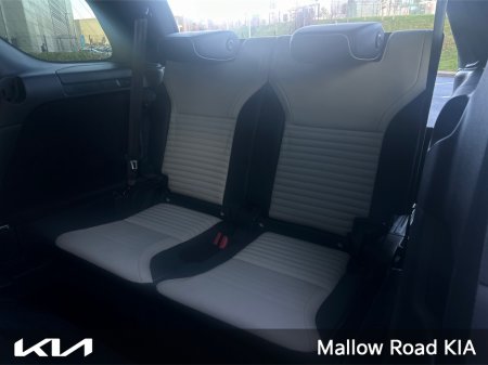 2021 Land Rover Discovery 3.0 SD6 R- R-DYNAMIC H 7 SEATER €74,950 thumbnail