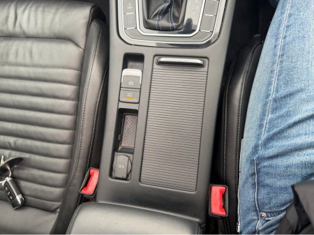 2018 Volkswagen Passat - thumbnail 22