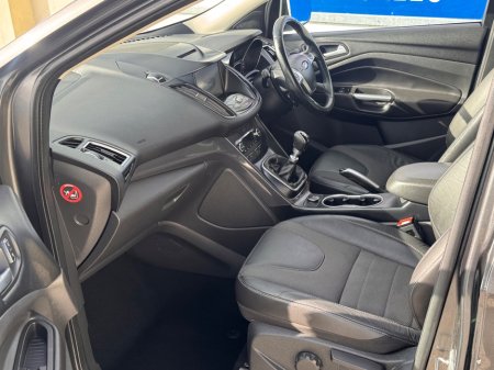 2016 Ford Kuga - thumbnail 5