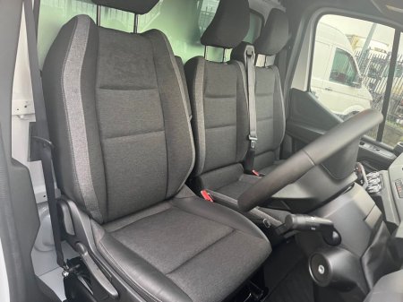 2026 Renault Master Renault Master Curtain Side with Tail Lift thumbnail