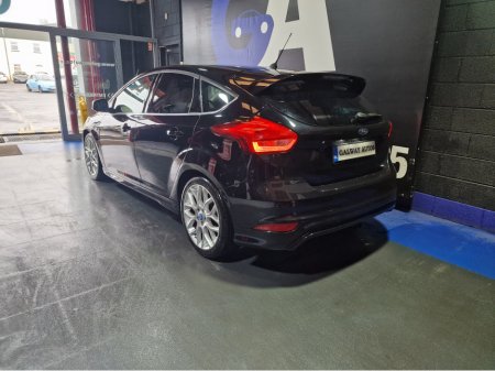 2015 Ford Focus - thumbnail 5