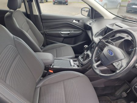 2017 Ford Kuga - thumbnail 19