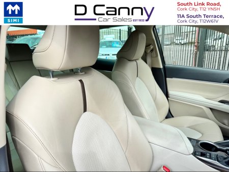 2019 Toyota Camry - thumbnail 10