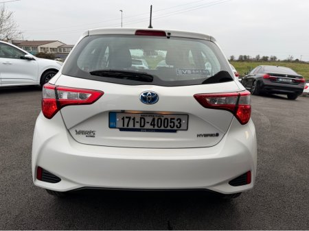 2017 Toyota Yaris Self charge Hybrid - Low Mileage - Fantastic Spec €14,750 thumbnail
