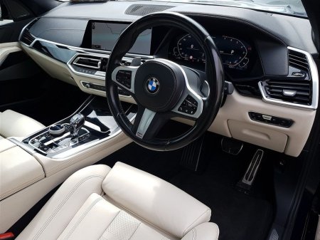 2021 BMW X5 xDrive45e M Sport €67,995 thumbnail
