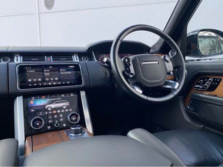 2020 Land Rover Range Rover RANGE ROVER P400e AUTOBIOGRAPHY €53,995 thumbnail