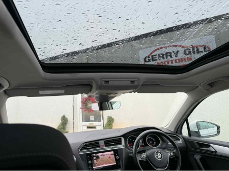 2018 Volkswagen Tiguan 2.0 TDI 115HP MANUAL  COMFORTLINE ** LOW KM'S ** €22,750 thumbnail