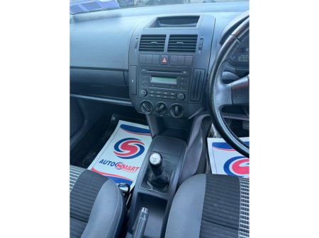 2010 Volkswagen Polo - thumbnail 11