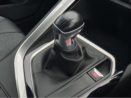 2020 Peugeot 3008 ALLURE 1.5 BLUE HDI 130BHP MANUAL NCT 02/28 FINANCE AVAILABLE @ €81 PER WEEK 2 KEYS/ HALF LEATHER SEATS/ TOUCH SCREEN MEDIA/ ANDROID AUTO/ APPLE CAR PLAY/ PARKING SENSORS/ HISTORY CHECKED €17,900 thumbnail