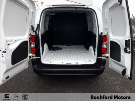 2026 Opel Combo L1H1 Komfort 1.5D 100HP €21,050 thumbnail