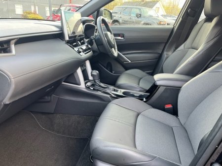 2024 Toyota Corolla Cross FRESH SELECTION OF TRADE-INS COROLLA CROSS SOL 1.8 €39,000 thumbnail