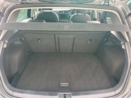 2020 Volkswagen Golf R-LINE 1.5 TSI MANUAL 6SPEED FWD 5DR 150HP 5 €23,950 thumbnail