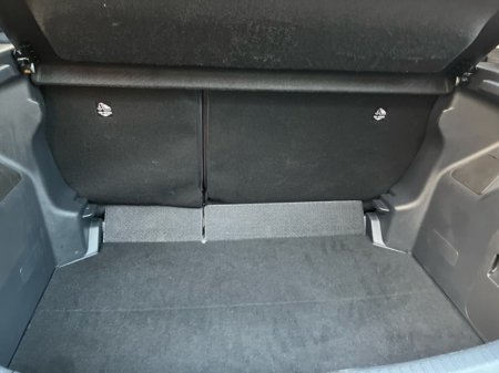 2025 Toyota Yaris FRESH SELECTION OF TRADE-INS YARIS HYBRID 1.5 LUNA €28,000 thumbnail