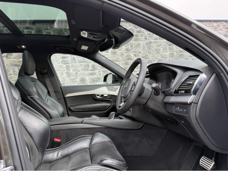 2022 Volvo XC90 - thumbnail 5