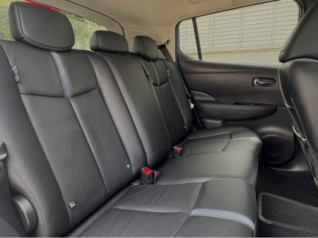 2022 Nissan Leaf - thumbnail 13