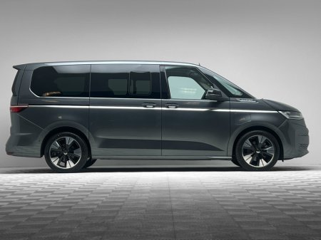 2023 Volkswagen Multivan STYLE 1.4 PHEV DSG *7 SEATER* €62,990 thumbnail