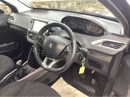 2016 Peugeot 2008 - thumbnail 6