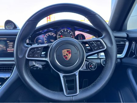 2018 Porsche Panamera - thumbnail 9